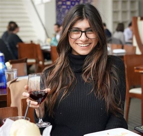 miya kh|Mia Khalifa Biography, Age, Family, Height, Husband, Career, Facts